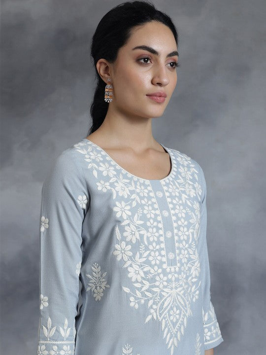 ethnic-motifs-embroidered-straight-kurta